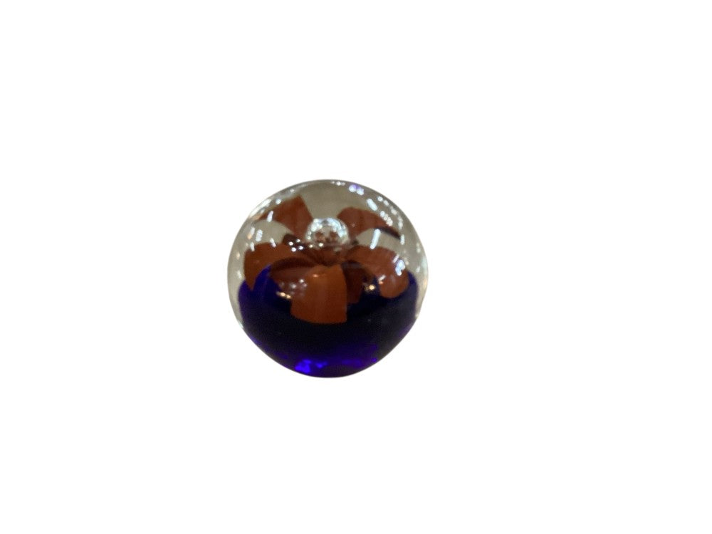 Red flower w/ blue base paperweight|2963